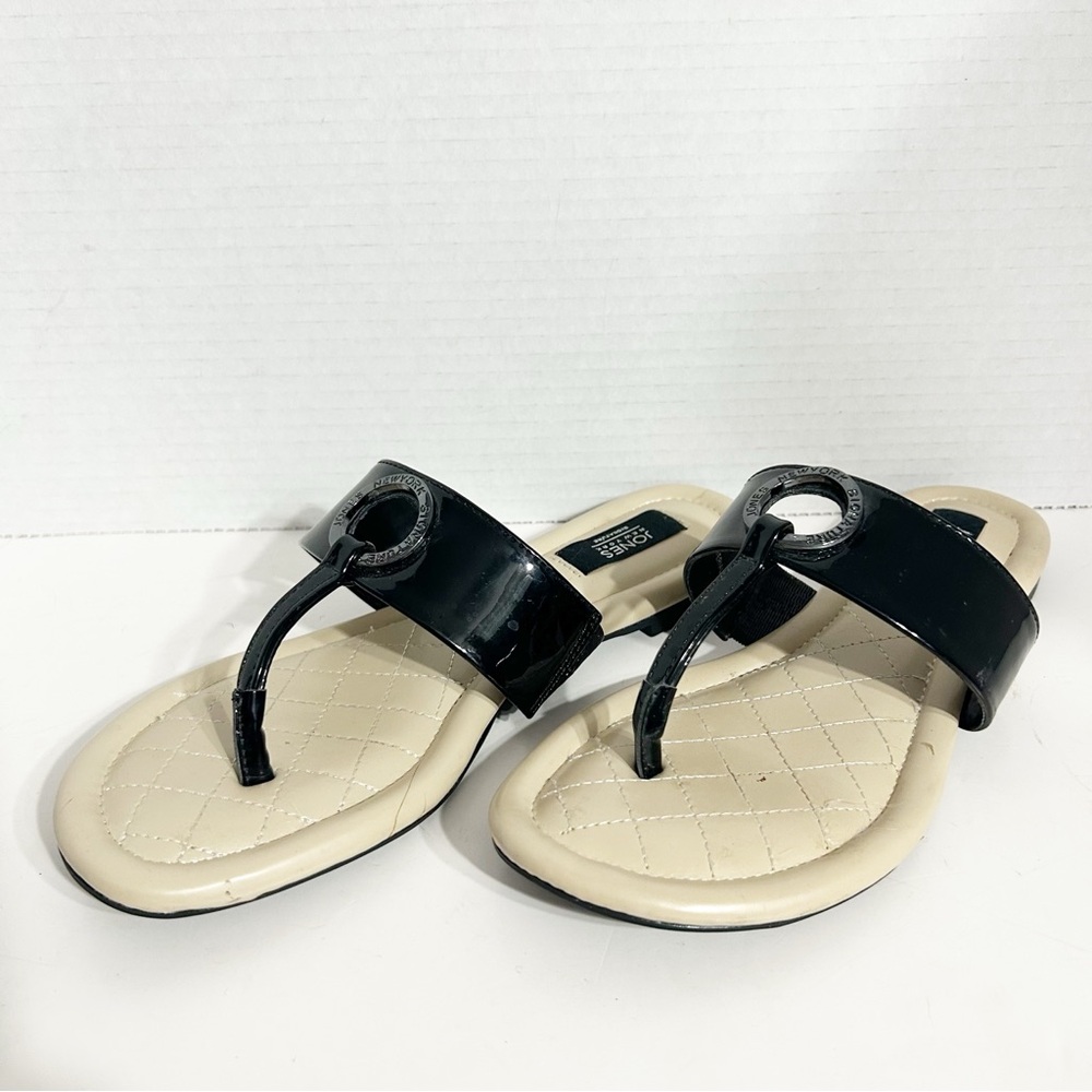 Jones New York Signature Lauren Style Faux Patent Leather Slip On Thong Sandals